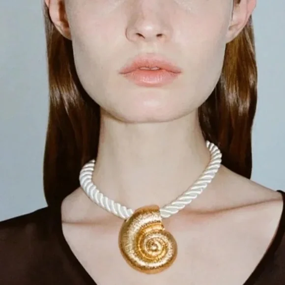 NWOT Zara Gold Conch Shell Cord Necklace - Picture 4 of 5